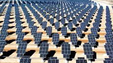 800px-Giant_photovoltaic_array