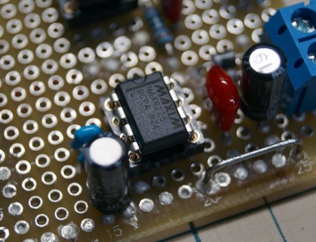 基準電圧源(2.500V)IC MAX6225BCPA
